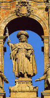 Statue de saint Jaques sur la Cathdrale de Compostelle